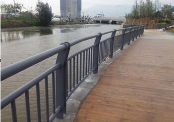 河道護欄.jpg 河道護欄.jpg