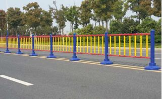 道路護欄.jpg 道路護欄.jpg
