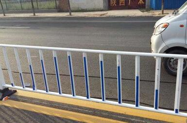 市政護(hù)欄.jpg 市政護(hù)欄.jpg