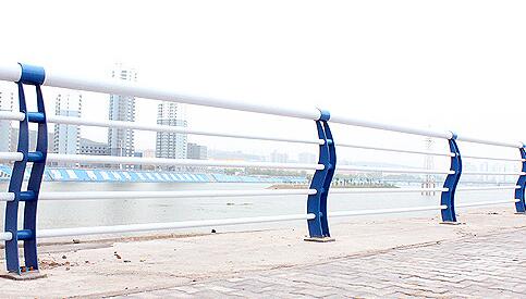 河道護(hù)欄.jpg 河道護(hù)欄.jpg