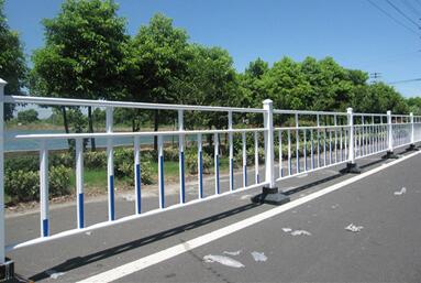 道路護欄.jpg 道路護欄.jpg