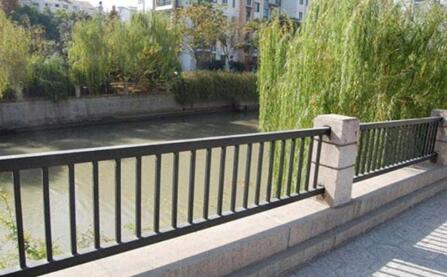 河道護欄.jpg 河道護欄.jpg